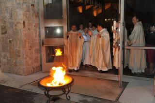 SJN Easter Vigil 2013 02.JPG