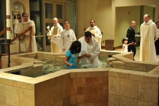 SJN Easter Vigil 2013 10.JPG